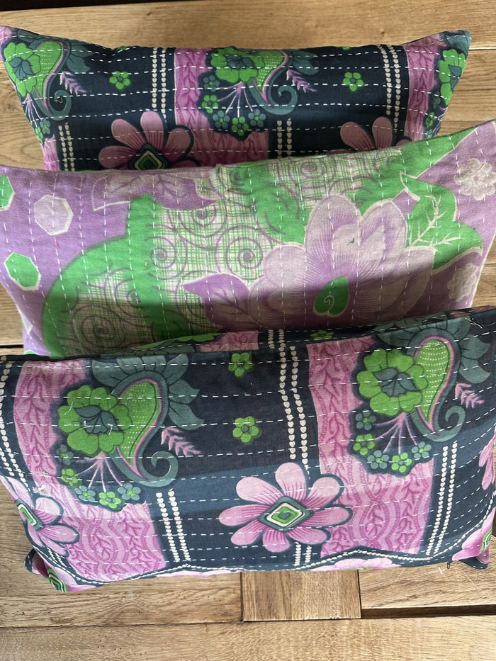 Kantha Trio 22 – 3 Sari pudebetræk 30×50 – Quote Copenhagen