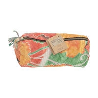 Fine Q Pouch Large, 17 × 12 cm, in orange, red and green with a zip and a floral pattern.