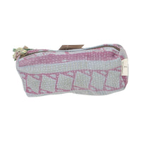 Fine Q Pouch Large, 17 × 12 cm, in grey and pink with a zip and a geometric pattern.