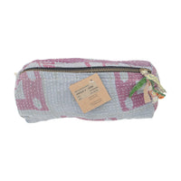 Fine Q Pouch Large, 17 × 12 cm, in grey and pink with a zip and a geometric pattern.
